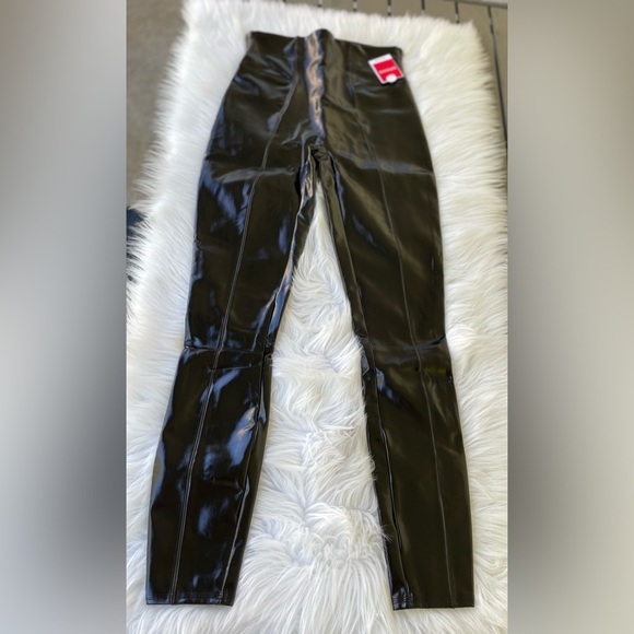 NWT - Spanx Faux Patent Leather Leggings - Vinyl - Size Med. Tall - Picture 9 of 11